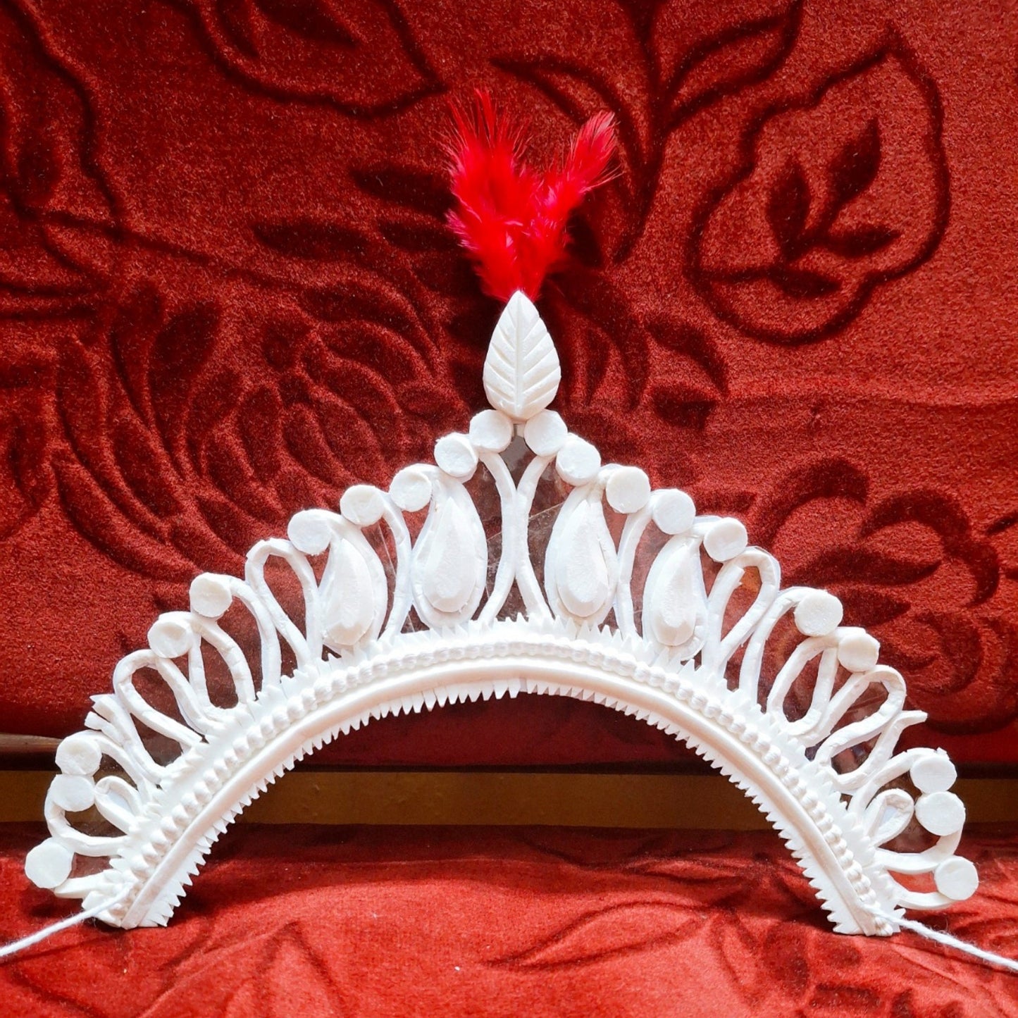 Elegant White Sola Mukut Bride