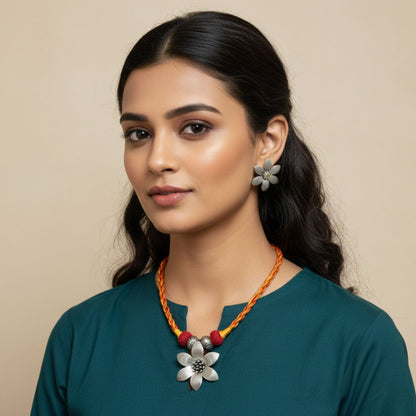 The  Red and yellow flower necklace