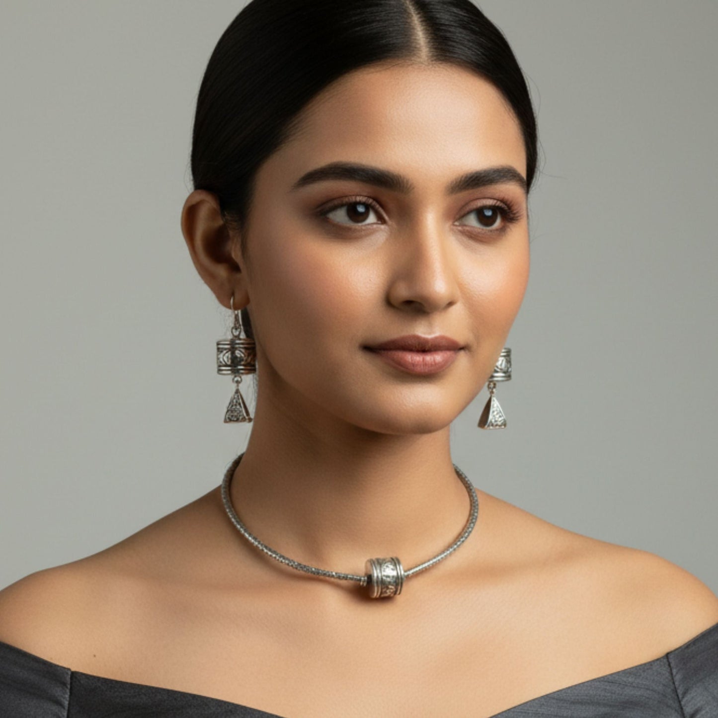 Artistic Neckpiece & Matching Earrings