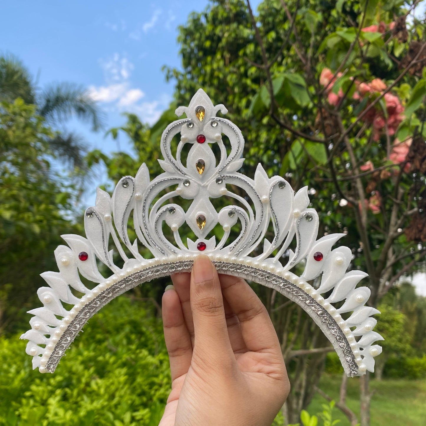 Rajtika Bridal Mukut – Royal Touch for the Big Day