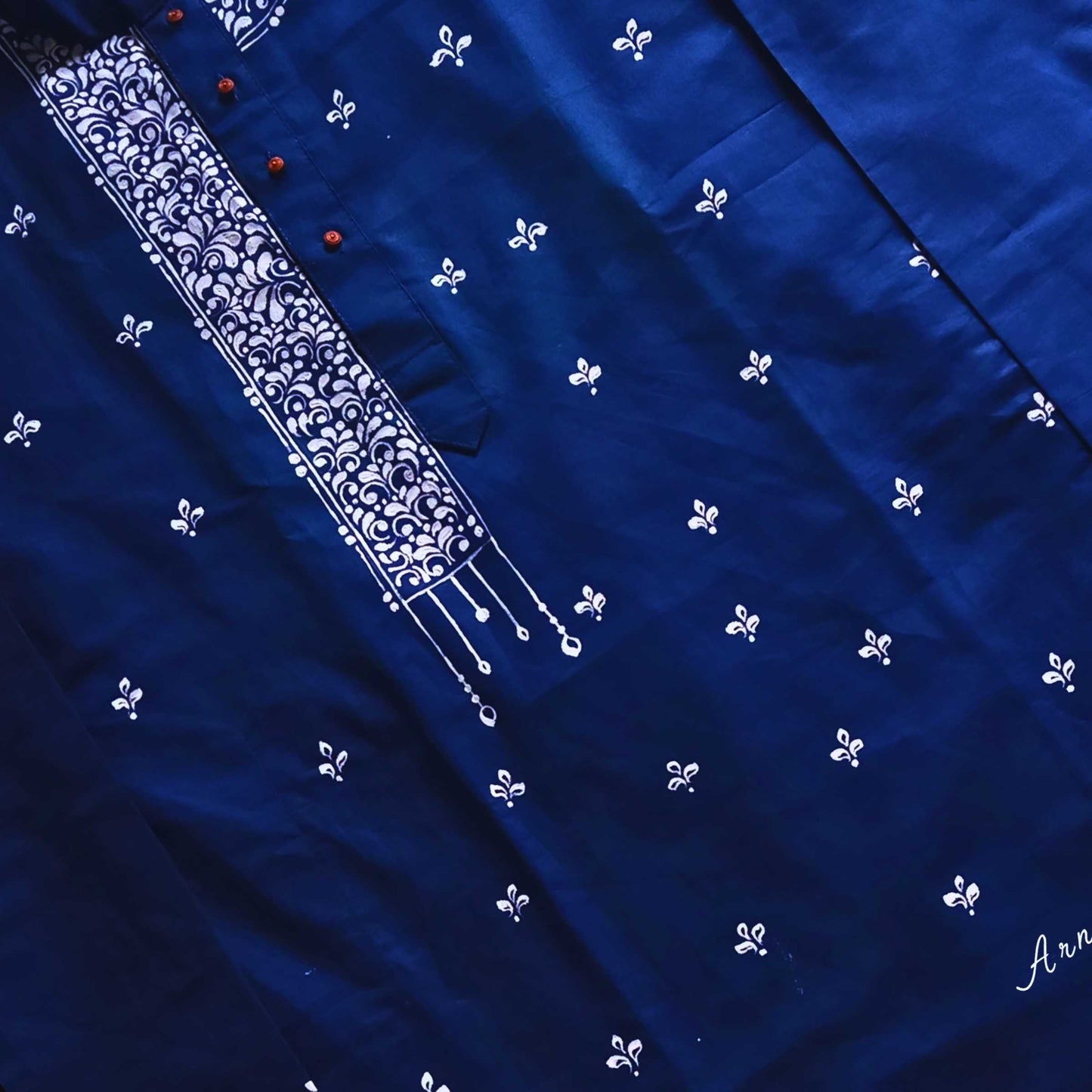 NeelKari – Threads of Tradition